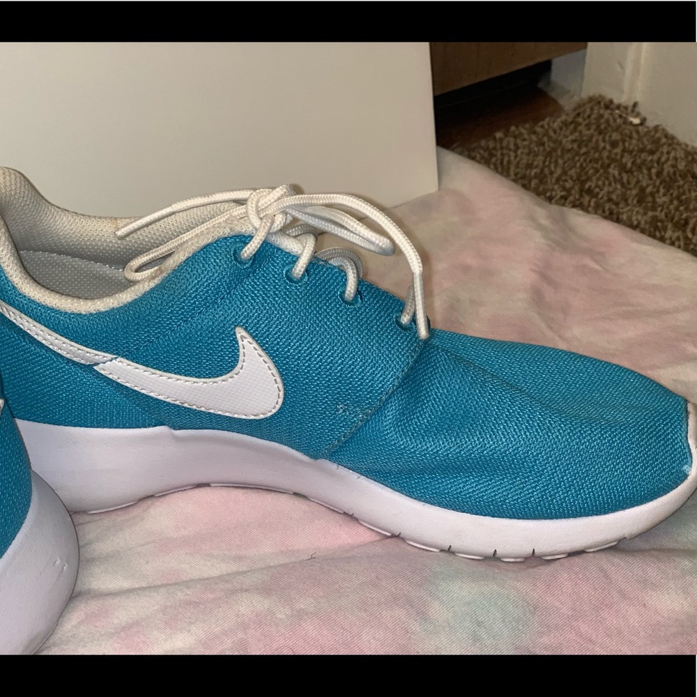 Bright Blue Nike Roche Run - Picture 2 of 3